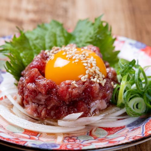 牛タルタルユッケ
