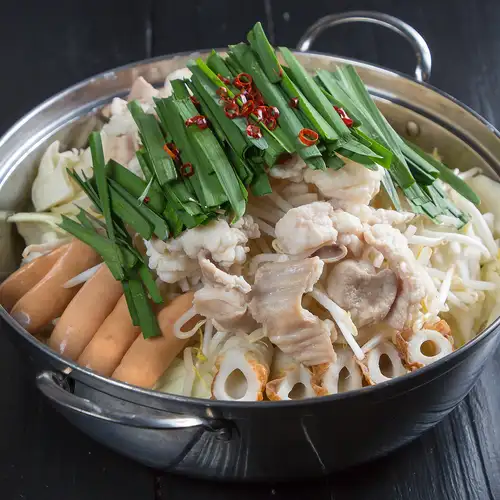 【予約専用】旨みたっぷりの具材と締めの麺まで付いた個性あふれる当店ならではのお鍋♪特製「もつ鍋」