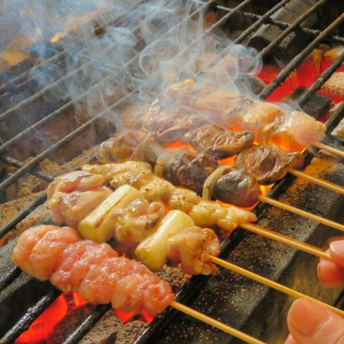 Yakitori grilled over binchotan charcoal is also delicious!