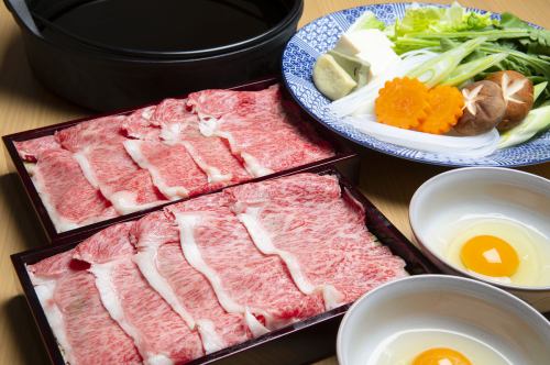 牛すき焼き鍋　A.：赤身肉