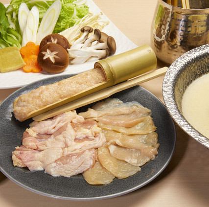 【鍋屋の水炊き鍋】圧力釜で作るスープと鶏肉の贅沢な鍋