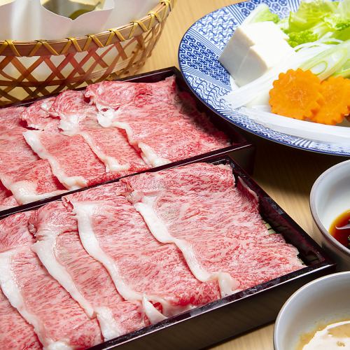 まずは定番のこちらをご堪能ください「牛しゃぶしゃぶ鍋　A.赤身肉」