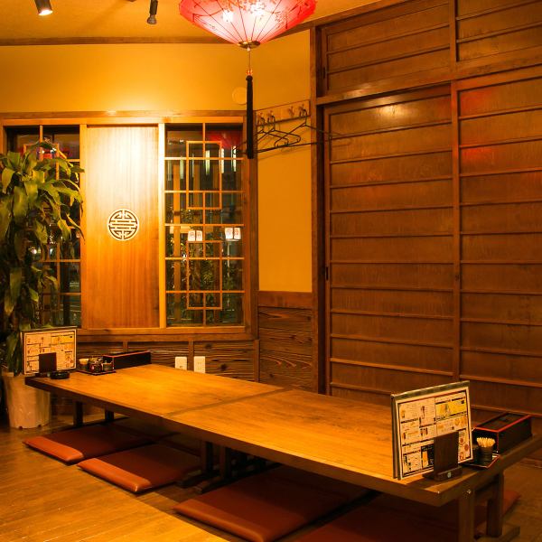 [Group welcome!] Up to 32 people can be banqueted! Perfect for company banquets and drinking parties with friends ♪ There are tables for 4, 6 and 8 people, so even small groups can use receive.