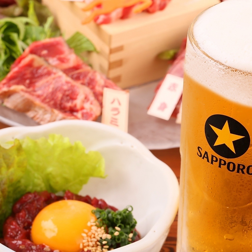 日曜祝日は13時から昼飲み可能!生ビールと馬刺しで乾杯しよう!