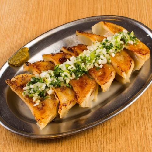 Salted dumplings with green onions (3 pieces)