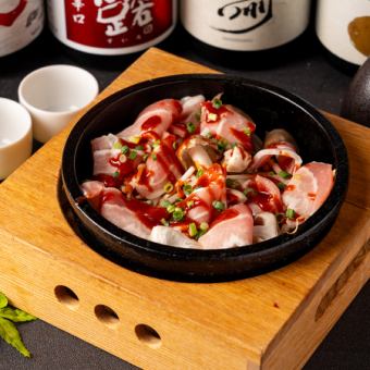 [Nagoya Course] 7 dishes including grilled sausages and stone-roasted pork and kimchi ☆ 2 hours of all-you-can-drink included ☆ 3,500 yen