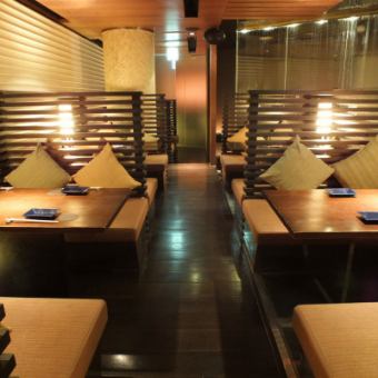 Chair seat type 2 to 4 people.As the name suggests, the murmuring interior is a high-quality, calm space with the image of a garden.Please relax while listening to the babbling of the izakaya in front of Shinagawa Station, which is particular about the atmosphere.