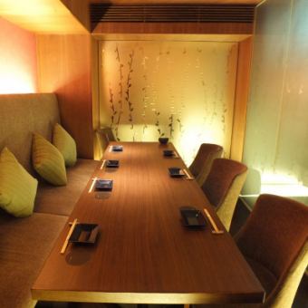 A digging-type complete private room for 6 to 8 people, recommended for dinner, girls-only gatherings, and families.While listening to the murmuring, the Shinagawa Ekimae store has a completely private room, so even those who are not good at smoking and those with children can enjoy their meals with peace of mind ♪ We will consider your seats. So please feel free to contact us.