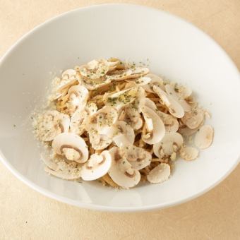 Pasta with rich mushroom sauce