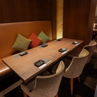 The sofa seats with cushions are especially popular with female customers.If you want to indulge a little more than usual, please come and visit us.