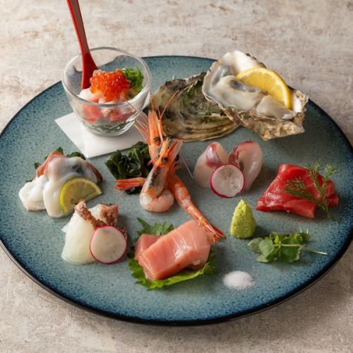 本鮪中トロ、生牡蠣入り　お造り7種盛り合わせ　