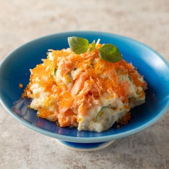 とびっこと鮭のポテトサラダ