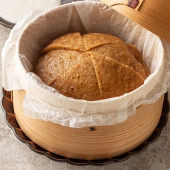 ジャスミン茶のマーラーカオ　蜂蜜ホイップ