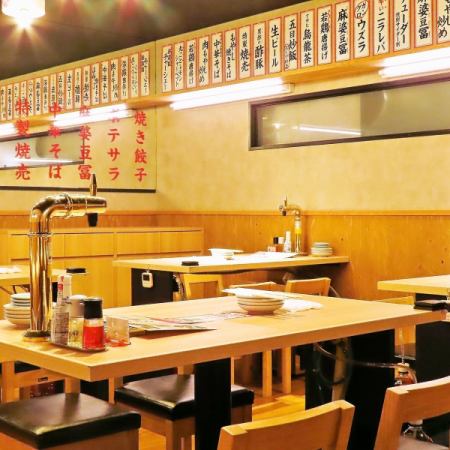 テーブルに直結された卓上ハイボールサーバーで飲み放題をお楽しみいただけます！