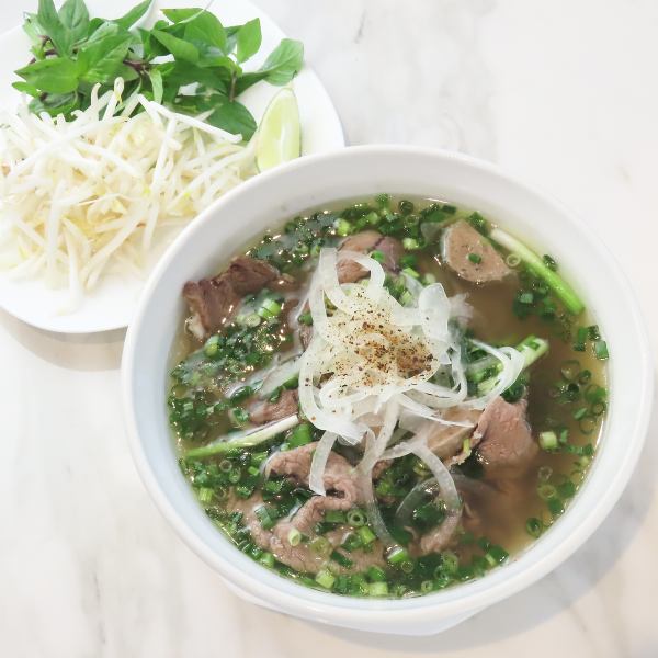 【定番ベトナム料理】≪麺とスープが絶妙！≫フォー1100円(税込)