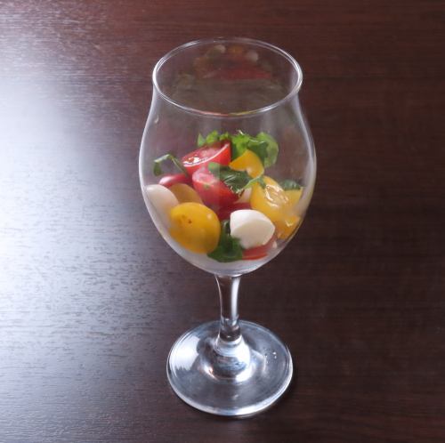 カプレーゼミニサラダ