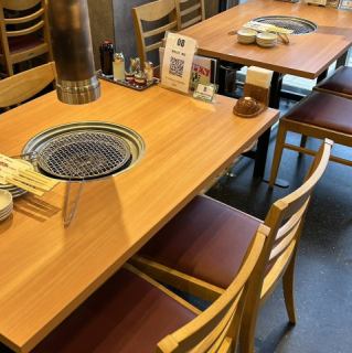 大人数の宴会や飲み会、女子会に最適！楽しい時間を過ごせます！厳選されたお肉と共に、豊富なお酒を楽しむことができます。さらに、サイドメニューにも自信があり、お酒にぴったりな品々を取り揃えています。みんなでわいわい盛り上がりながら、心ゆくまで美味しい料理を堪能できる空間をご用意！