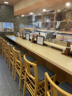 It is a special seat at a sushi restaurant, a counter seat.Please enjoy the real thrill of craftsmanship.[Senbayashi Japanese cuisine Kaiseki hot pot seafood banquet lunch banquet lunch entertainment mother party all-you-can-drink sushi]
