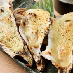 1 grilled oyster with cheese