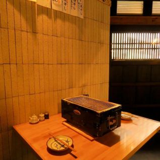 テーブル席もご用意しております。先着順でご案内しております。