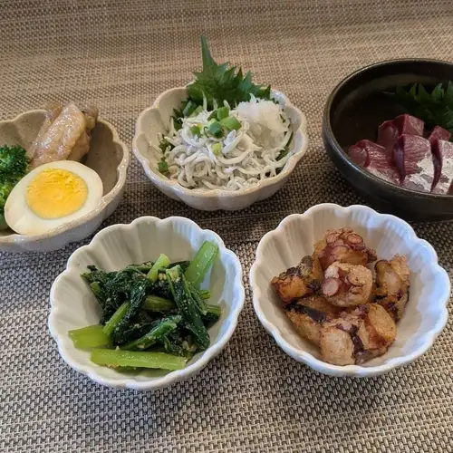 可作为佐酒小食，也可作为主菜。