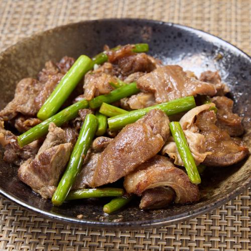 牛すじのにんにく炒め