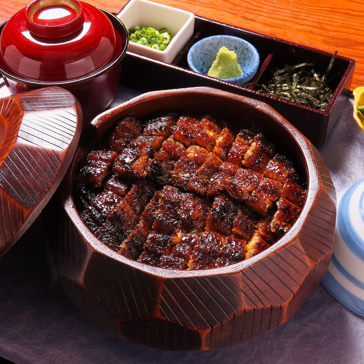 ランチも営業中！ひつまぶしなど、鰻料理をお昼から楽しめます！