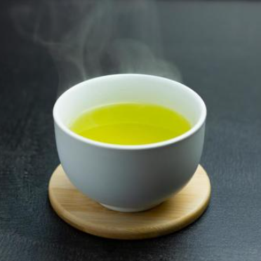 食後は緑茶でさっぱりと