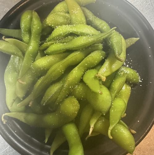 Japanese Tapas: Edamame seasoned with rock salt