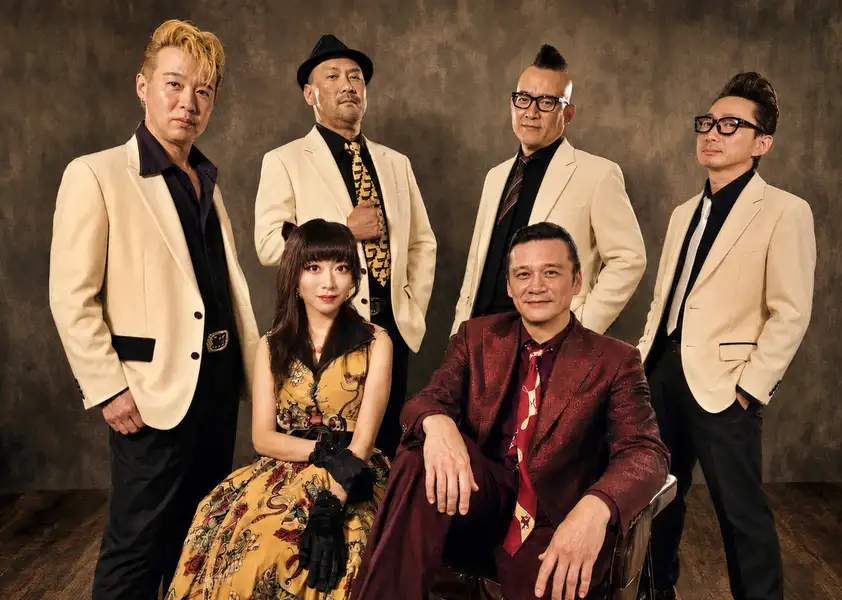 レギュラーバンド『キャデラック』によるライブステージは、毎晩大盛況！！最高の瞬間をあなたにお届け♪毎日1950年代のアメリカンポップスを中心としたオールディーズの生演奏をお届けしています☆