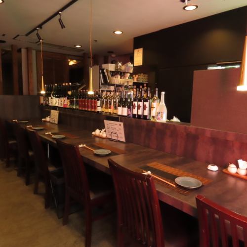 温かな明かりが灯る店内