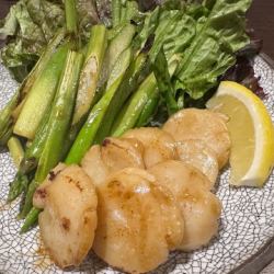 -季節限定-　アスパラとホタテのバター焼き