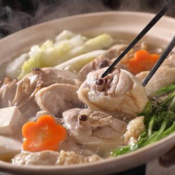 【本地鸡肉火锅套餐（3）】包含2小时畅饮，包括生啤和本地清酒！年末聚会的完美之选！8道菜式，包括本地鸡肉火锅和粥品。