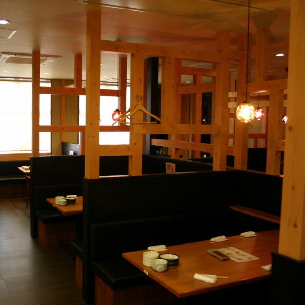 We have a wide range of seats such as counter seats, box seats, sunken kotatsu tables, and large hall tables.