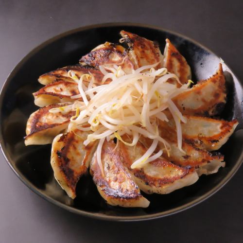 We offer several Hamamatsu specialty dishes ☆