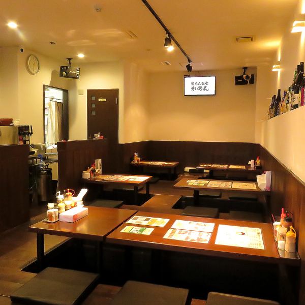 【1人飲みに◎】お1人様でのご利用にもピッタリなカウンター席のご用意もございます。ランチを楽しむもよし、仕事帰りにふらっと立ち寄ってもよし、一人呑みをするもよしなお席は様々なシーンでご利用いただけます。ぜひお気軽にお立ち寄りください！