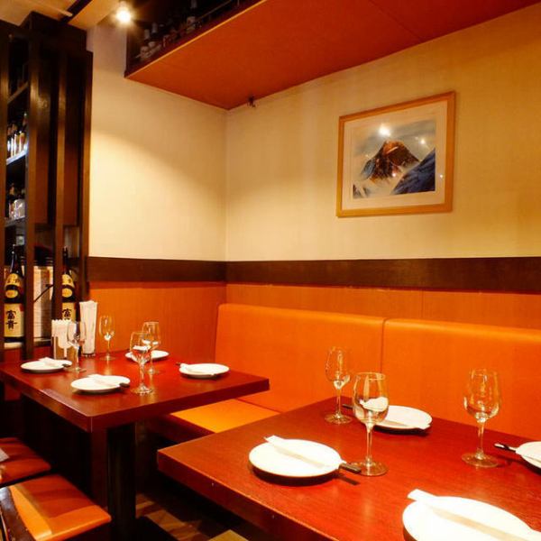 新しく、洗練されたキレイな店内♪八丁堀にあそびにきた際は、ぜひ本格インド料理お楽しみください！女子会・ご家族で♪お子様も大歓迎です♪皆様のご来店お待ちしております！