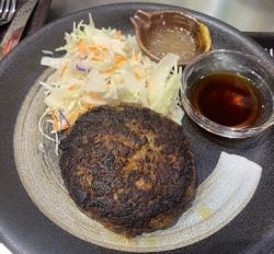 黒毛和牛100％の手ごねハンバーグ（150g）
