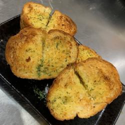 厚切りガーリックバケット