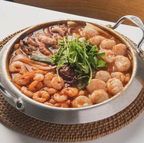 旨辛鍋の決定版！贅沢具材のナッコプセ