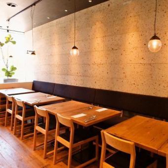 【僅限週一、週二♪】四道菜套餐，含兩小時暢飲（最後點餐時間為關門前90分鐘）