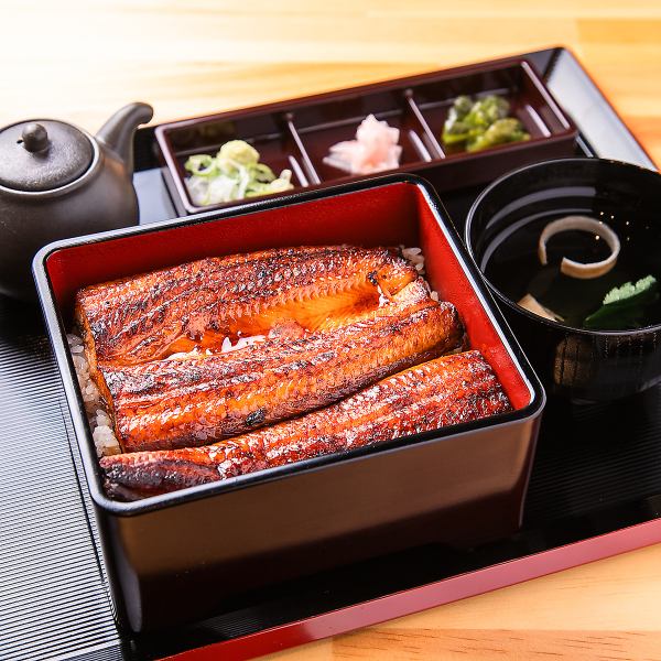 【特別な日だけでなく、いつでも気軽に美味しい鰻を心ゆくまで堪能できる♪】うな重≪竹≫2200円(税込)