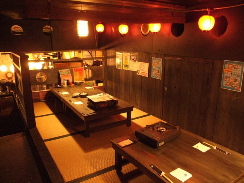 【昭和レトロな個室席】店内の2Fの席は、まるで民家の屋根裏部屋のよう…♪昔隠れた屋根裏部屋を思い出しながらお酒をどうぞ☆