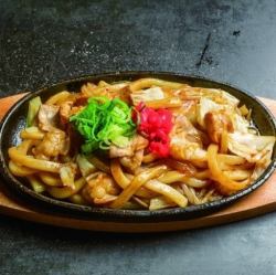 ホルモン焼うどん