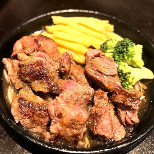 厳選したUS肩ロースを使用したステーキをご堪能下さい。
