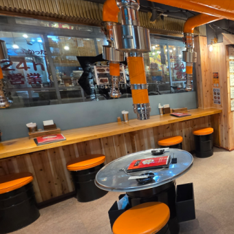 広い店内は開放感があり。本場韓国の食事をたっぷりお楽しみ下さい。