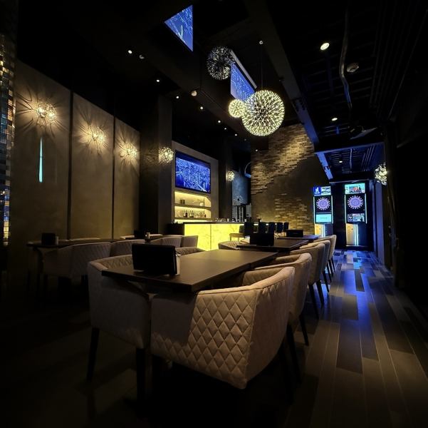 落ち着いた雰囲気でご宴会をお楽しみいただけます。プライベートの利用だけではなく、団体様でのご宴会や貸切も承っております。