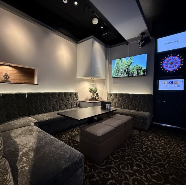 8名様までご利用可能な【完全個室】も完備。特別な御宴会やプライベートな空間でお楽しみいただきたい時にオススメです。