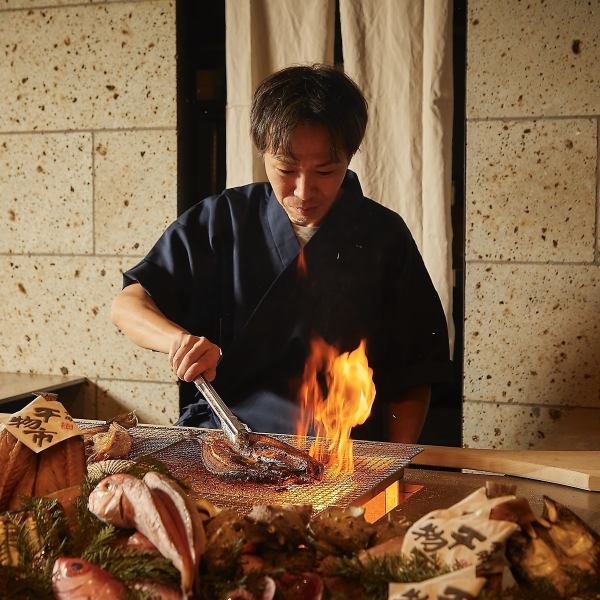 旬の食材を使用した炉端焼きと日本各地の厳選地酒で舌鼓!大宮での飲み会や接待・デートにも◎