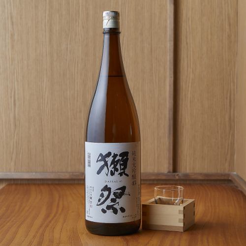 日本酒も各地からご用意◎全国各地から数々の銘柄日本酒を取り寄せております。炉端や刺身を引き立てます。